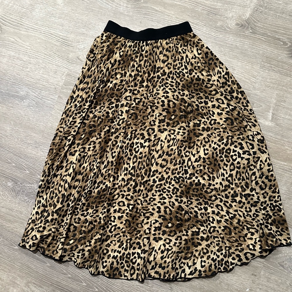 H&M Leopard Print Pleated Skirt